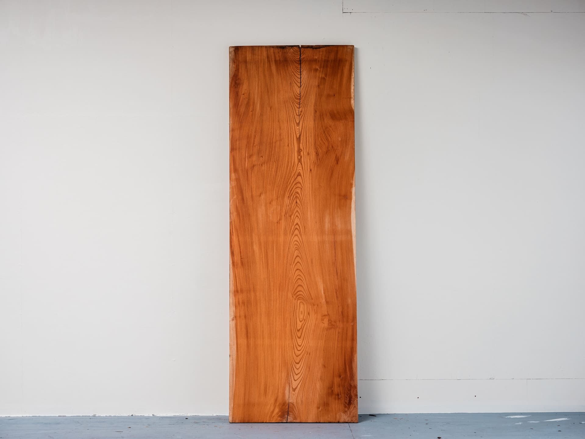 宮崎綾町産の優れた材質を誇るけやき