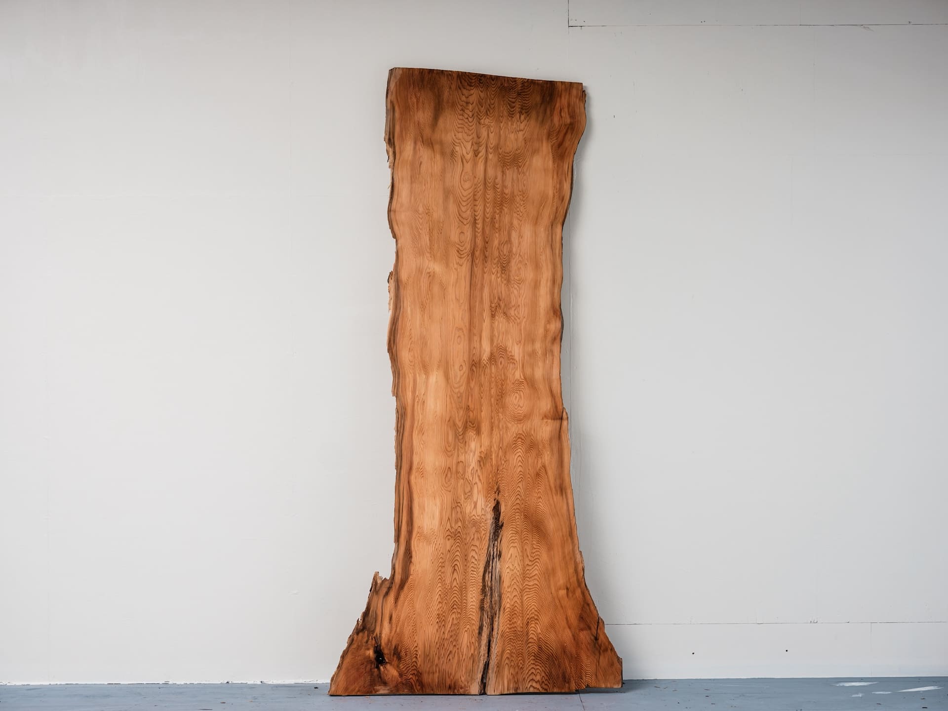 職人技と自然の調和：八代坂本村の古杉から生まれた作品